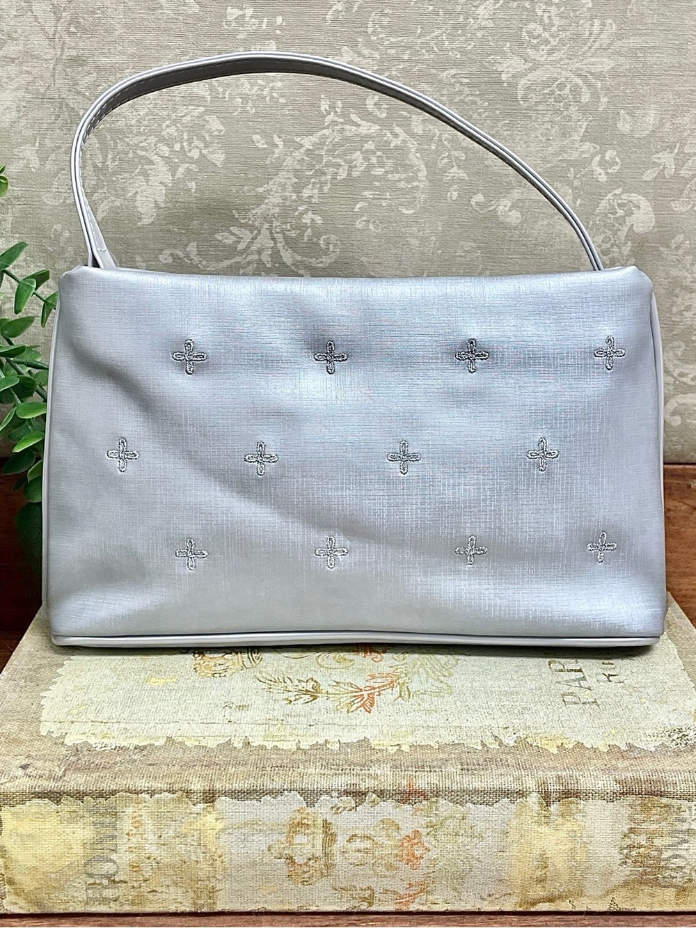 Vintage Y2K Silver Metallic Evening Bag Embroidered Wristlet Clutch